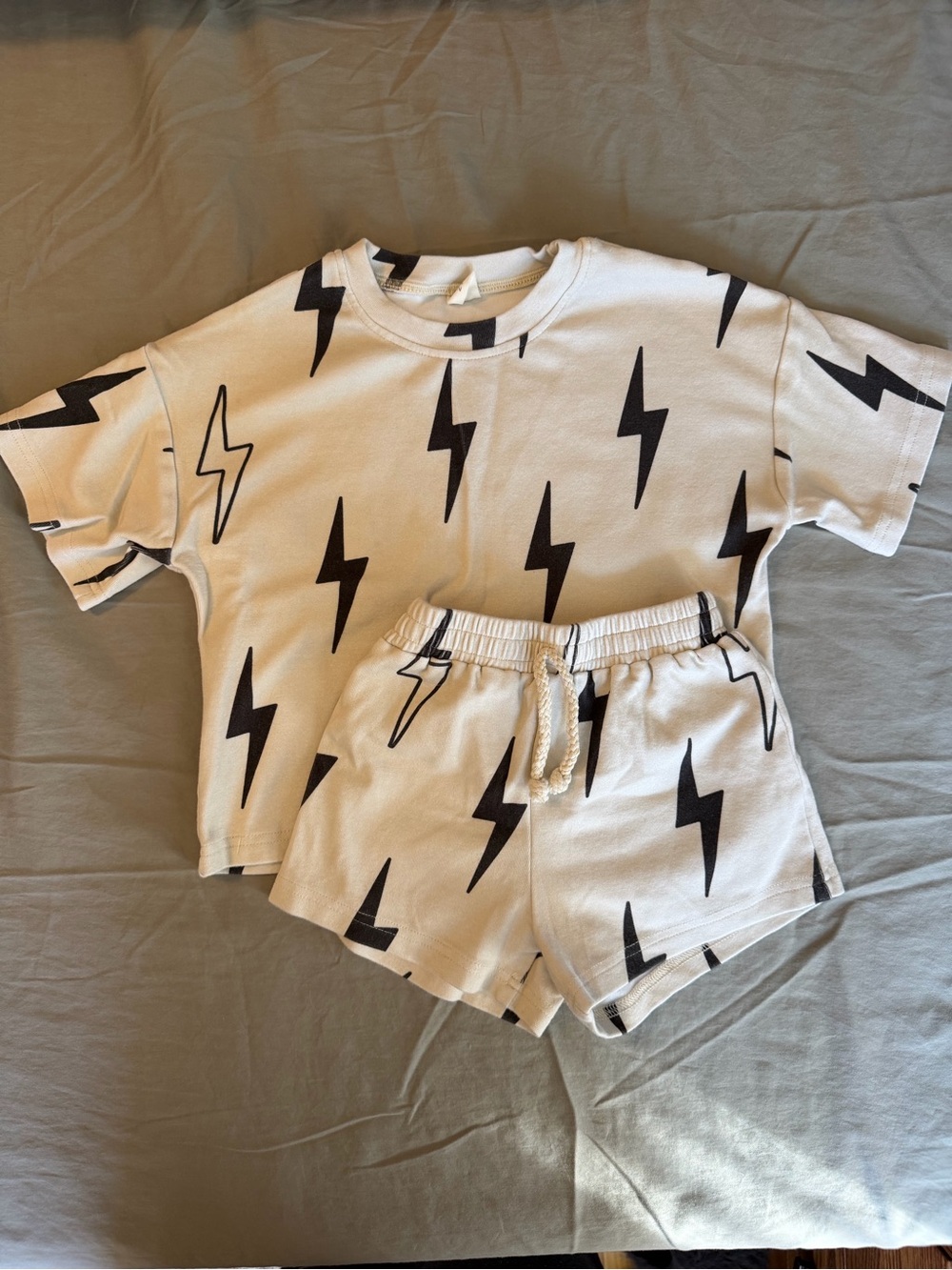Lucky Panda Kids Lightning Bolt Lounge Set - Cream with Black Bolts